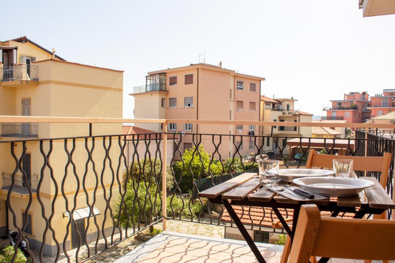 Posto Auto Gratuito Relax A 30 Metri Dal Mare Lejlighed Riva Ligure Eksteriør billede